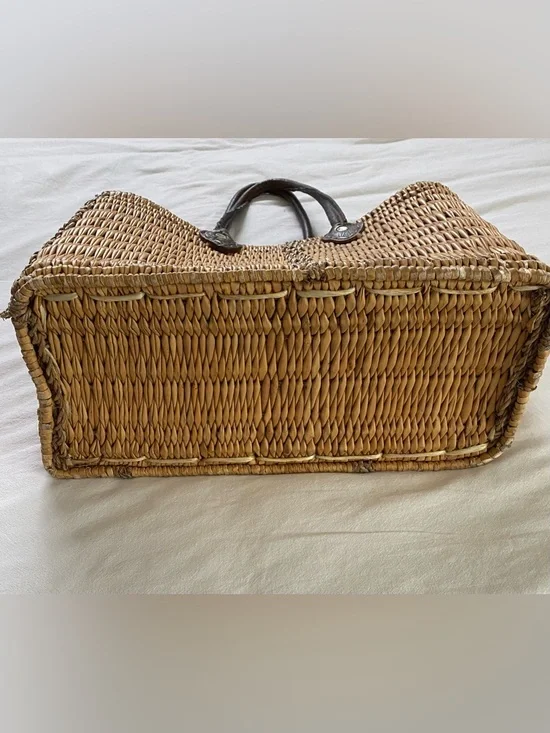 Vintage Wicker Purse with Leather handles - Picture 3 of 7